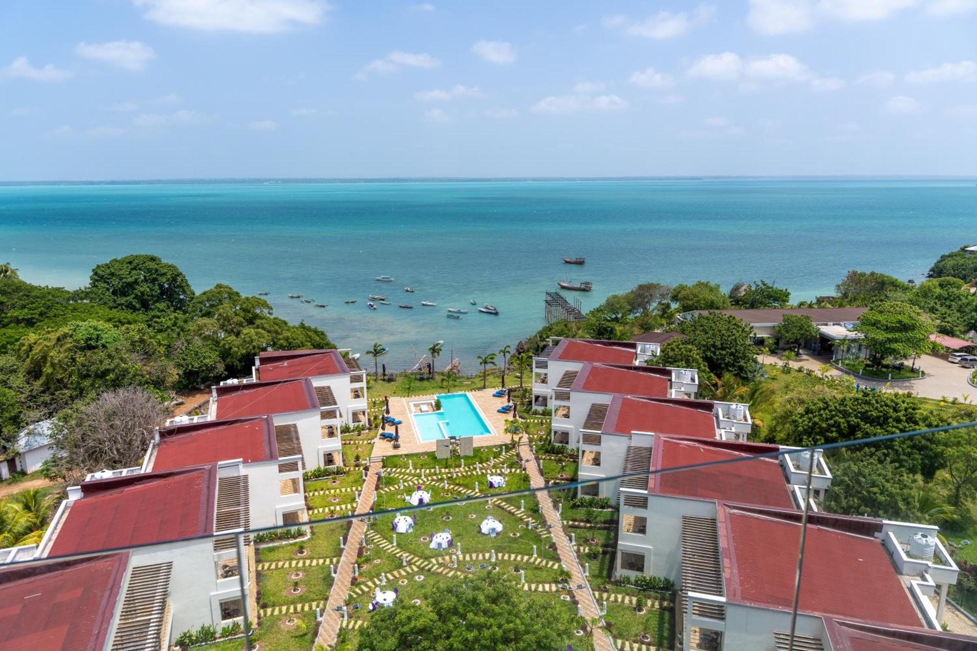 Hotel Blue Ocean & Residences 4*